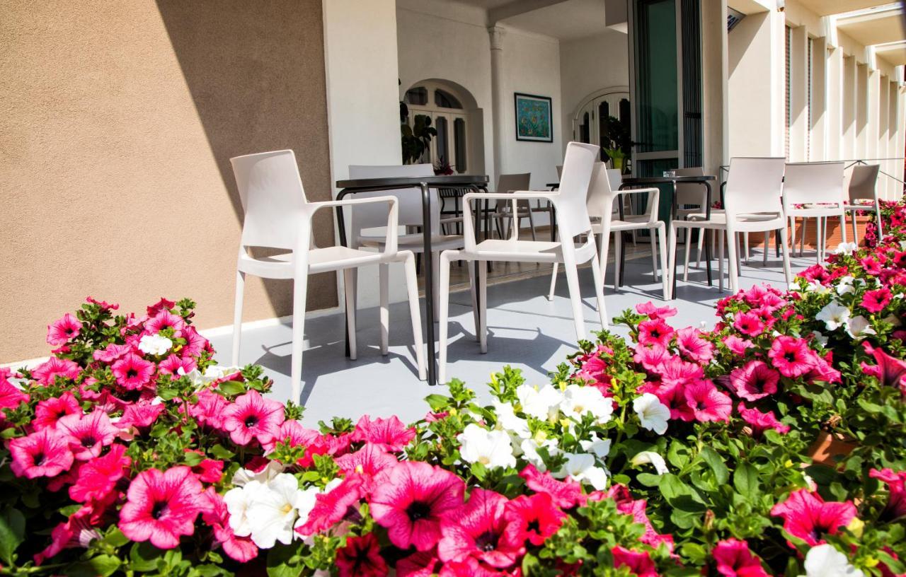 Hotel Ideal Cupra Marittima Exteriér fotografie